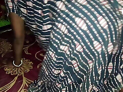 Desi bhabhi ko doggy style mein gand Mari