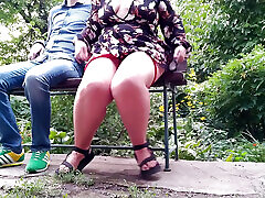 Sexy Big Ass Mature MILF Pissing With Legs Spread Wide In Park