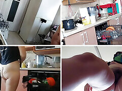 The sexy prepares breakfast naked