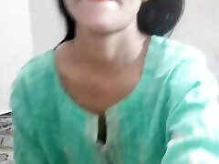 Indian college girl ko paise dekar pure kapde utar kar pel diya