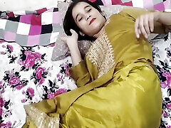 Desi hot girl ki jawani dekh kar mera land khara ho gya