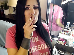Pretty MILF Natural Smoking