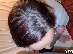 He offers me to do my teleworking day in his hotel room He offers me to do my teleworking day in his hotel room