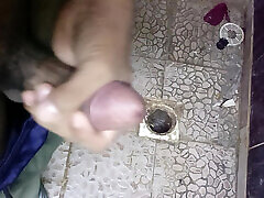 MASTURBATING FEELS GOOD- I first ever masturbate with Camera