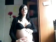 720camscom small girlcom chole is ready give birth