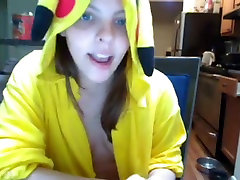 Cute dark brown rubs a massager on her clitoris