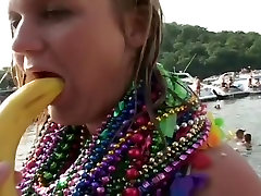 Sexy Women Get Wild For The Camera