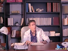 Rachel RoXXX & Mick Blue in Doctor Daydream - Brazzers