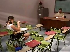 This college slacker is both stunning and cunning