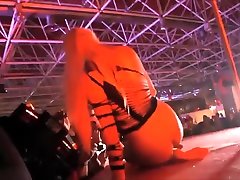 Curvaceous blonde performs her mind-blowing dance