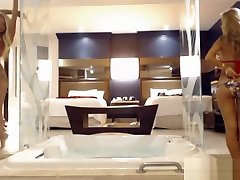 Huge boobs lesbian webcam sex show