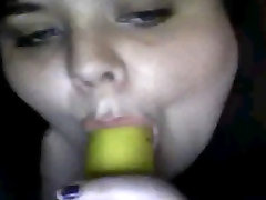 girl from US deepthroats a banana on pagnat sexe roulette hot