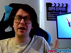 Gorgeous Uk Babe Sucks Off a Nerd
