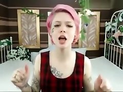 Teen Girl Putting A Duldo In Her Pussy