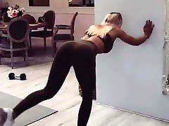 Booty mom hot