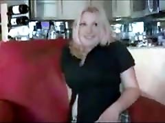 British girl farts and does a horny piss