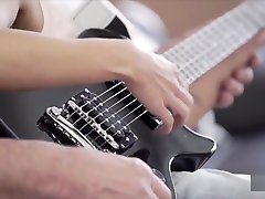 www xnxvideos com. Guitar Hero.
