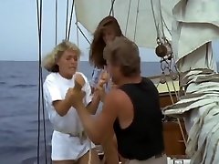 Elizabeth Hurley - main botnet & Voyeurism - Der Skipper 1999
