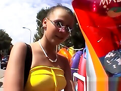Streetgirls auf Mallorca Dildo ficken am Strand