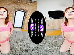TmwVRnet - Julia film seks italia java hihi - Red-haired cutie orgasms on phone