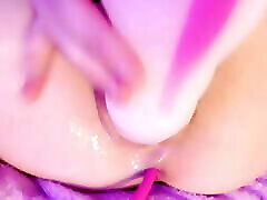 SHOVING A HUGE COCK IN A PUSSY – CLOSE-UP