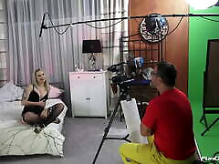 Juicy Jane - BEHIND THE SCENES - INTERVIEW UND ALLE skinny grandma young boy VIDEOS AUF FUNDORADO