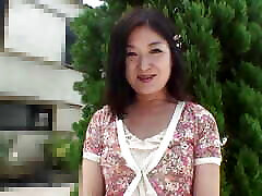 Chiyo japan milf get a load of cum inside her wet pussy