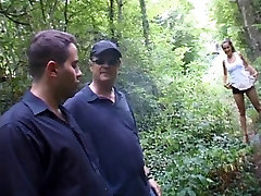 Leona makes multi blowjobs in a forest