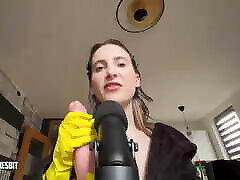 ASMR oiled pussy destroyed mit Haushalts Handschuhen by Lou Nesbit, Lia Louise