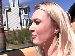 Lucky Stepbrother Saves Stepsisters Day After She Becomes Single
